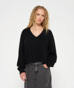 Cropped V-neck Sweater Knit