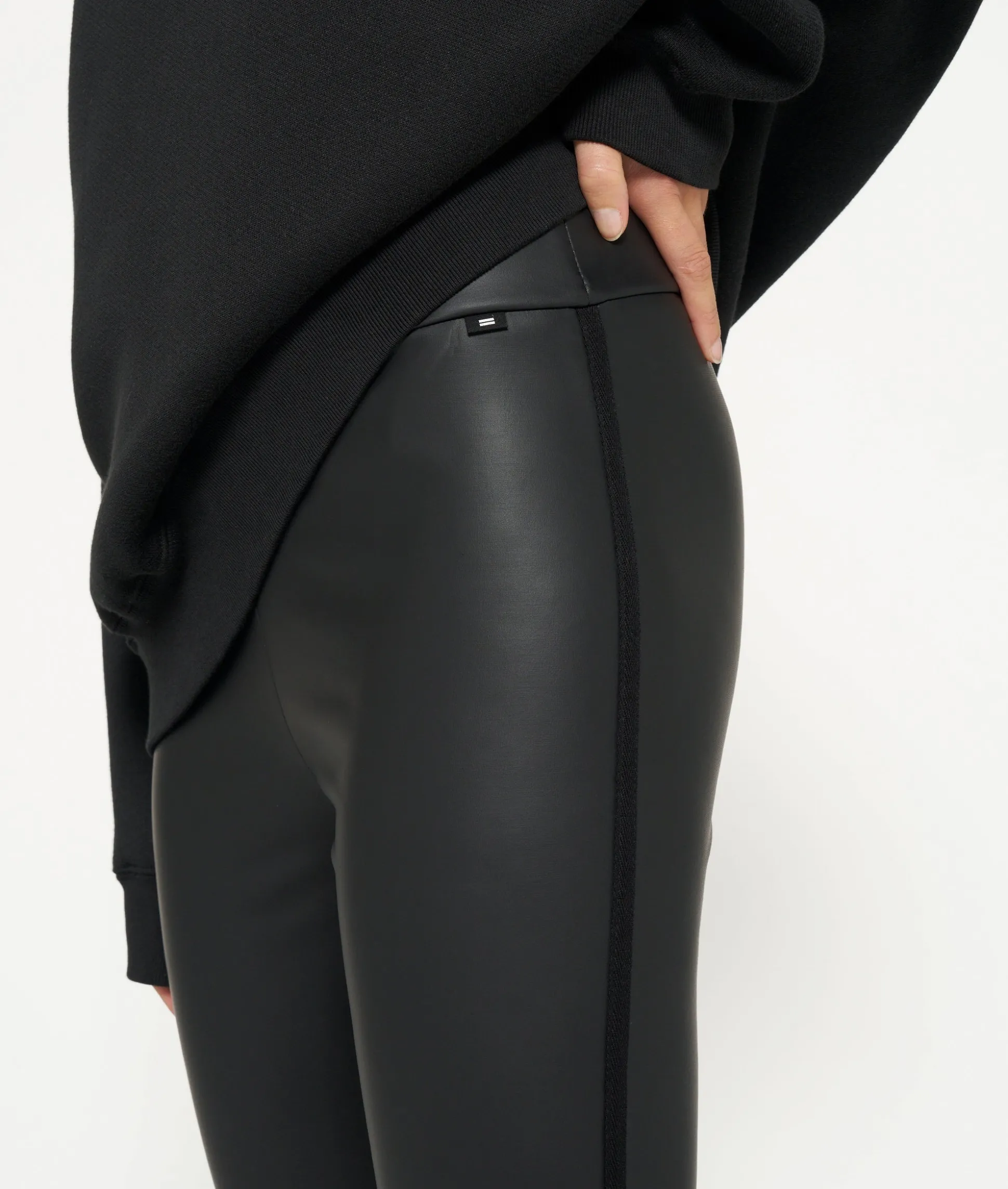 THE LEATHERLOOK LEGGINGS