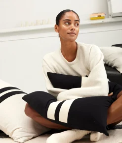 THE PILLOW COVER