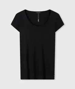 THE SLIM FIT TEE