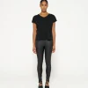 THE V-NECK TEE