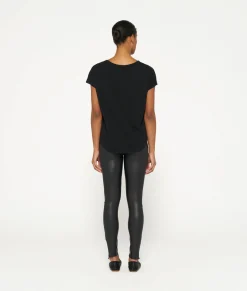 THE V-NECK TEE
