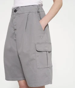 Utility Bermuda