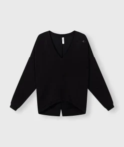 V-neck Sweater Scuba